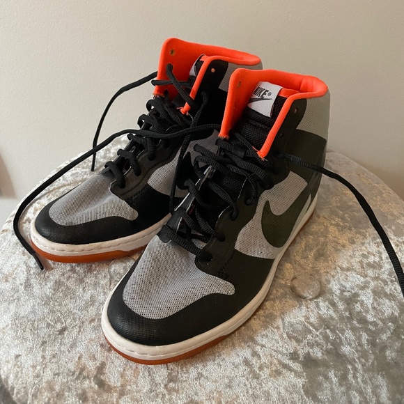 Nike hidden wedge neon Orange sneaker - Picture 1 of 4